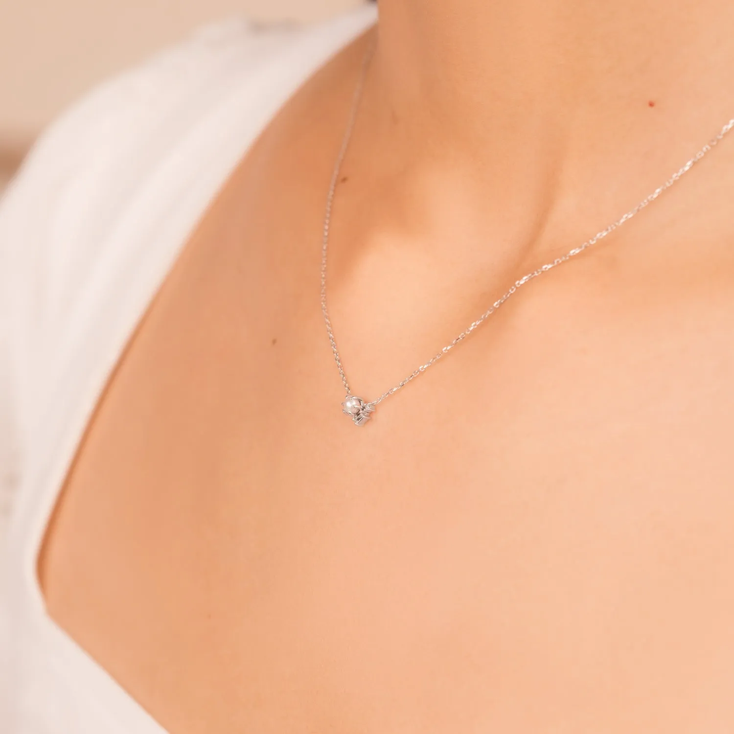 10k White Gold Natalia Necklace