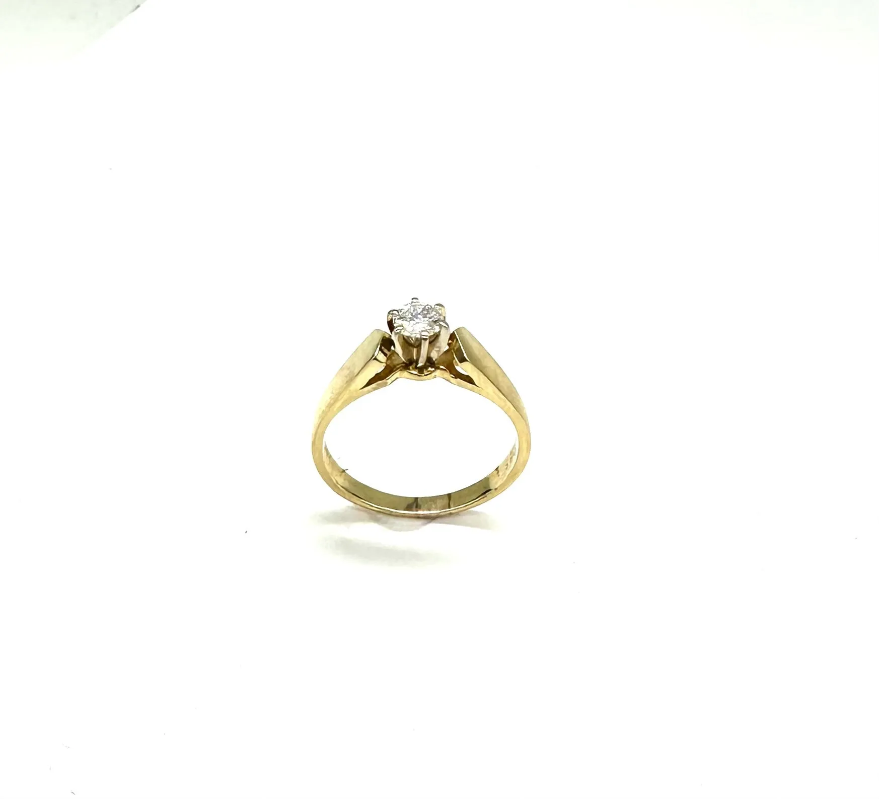 1/3 CTW Round Diamond Solitaire Engagement RIng