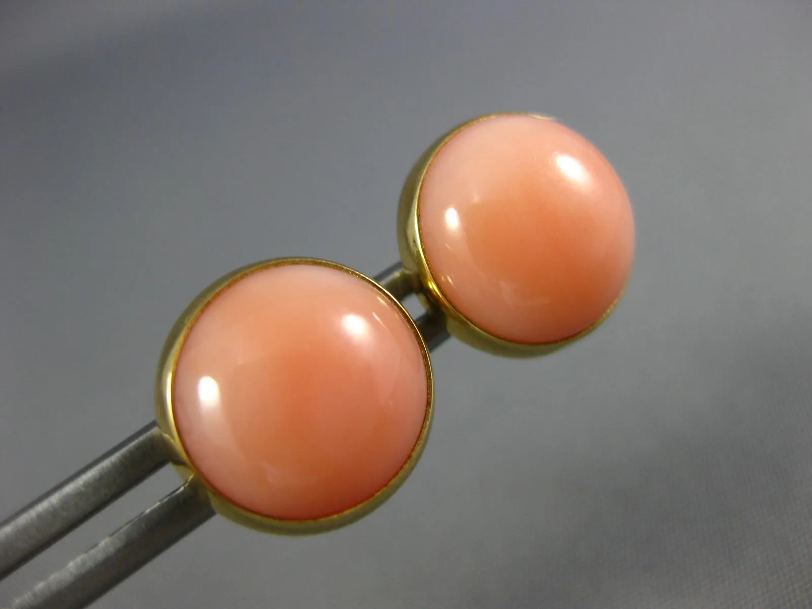 ESTATE AAA CABOCHON CORAL 14KT YELLOW GOLD 3D BEZEL CLASSIC ROUND STUD EARRINGS