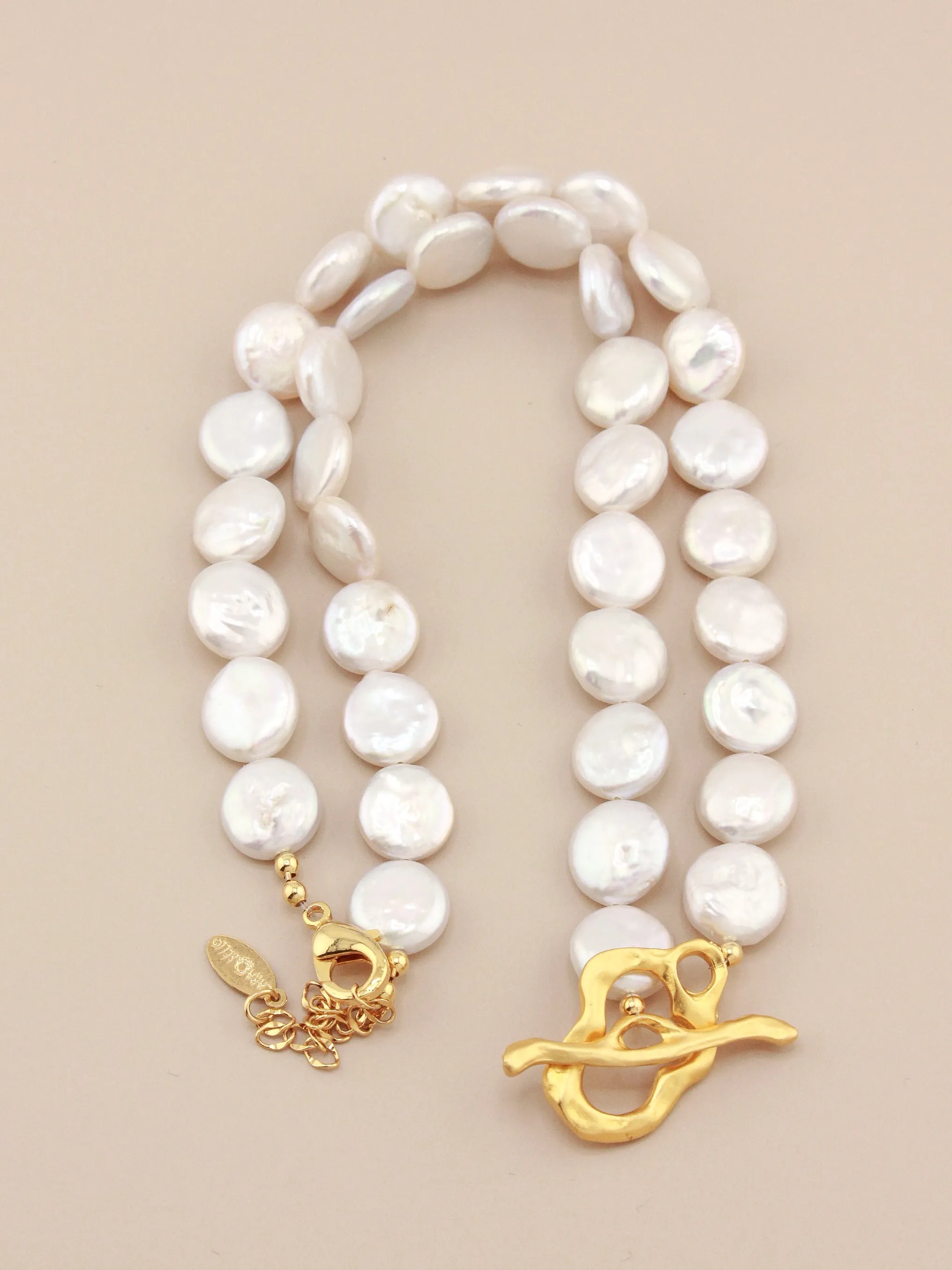 Flat Pearl Toggle Necklace