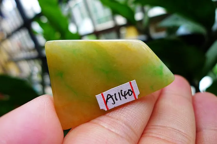 Natural Jade Rough Jadeite Raw (11g,3.5X2.3X0.6cm)