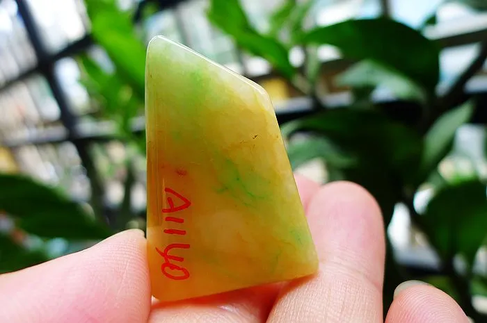 Natural Jade Rough Jadeite Raw (11g,3.5X2.3X0.6cm)