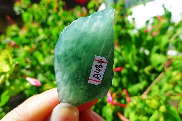 Natural Jade Rough Jadeite Raw (17g,4.2X2.4X1.1cm)