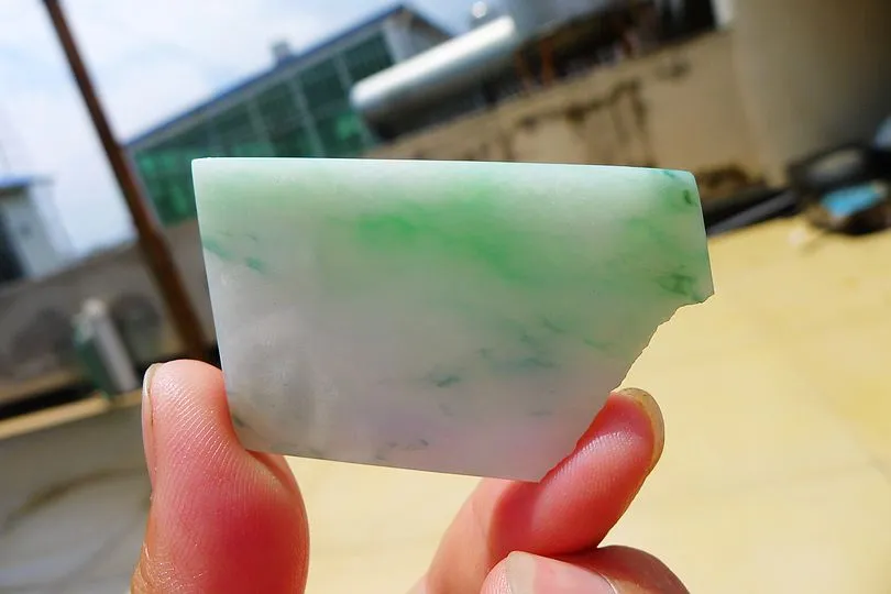 Natural Jade Rough Jadeite Raw (23g,5.1X3.2X0.45cm)