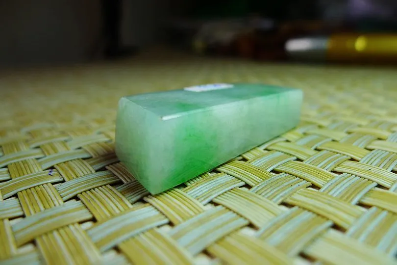 Natural Jade Rough Jadeite Raw (25g,4.3X1.8X1.1cm)