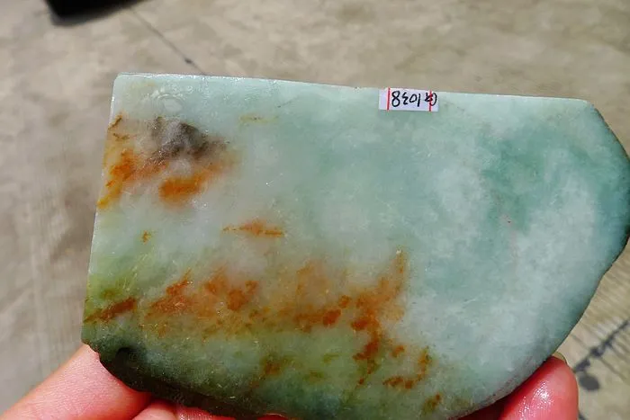 Natural Jade Rough Jadeite Raw (302g,10.6X7X1.6cm)