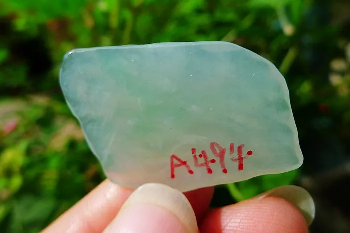 Natural Jade Rough Jadeite Raw (6.6g,3.2X2.3X0.45cm)