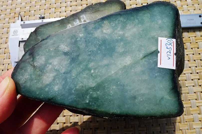 Natural Jade Rough Jadeite Raw 915g