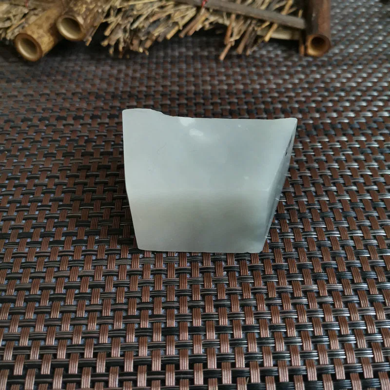 Natural Kunlun Jade Rough Nephrite Raw (175g,6.3X3.6X3cm)