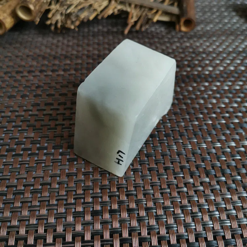 Natural Kunlun Jade Rough Nephrite Raw (175g,6.3X3.6X3cm)