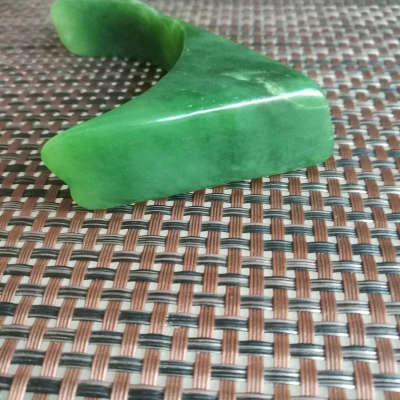 Natural Kunlun Jade Rough Nephrite Raw (86g, 8X5.4X2cm)