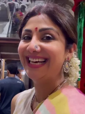 Shilpa Shetty Kundra In Oxidised Nose Pin