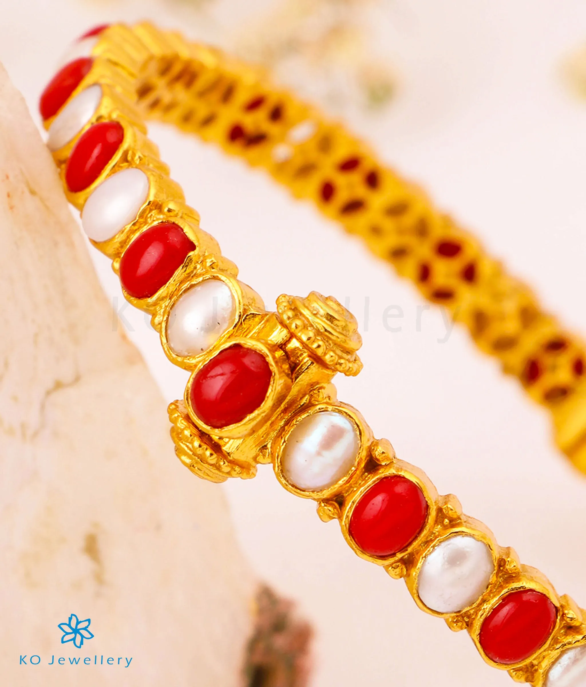 The Kripa Silver Bracelet (Pearl/Coral/Size 2.4)